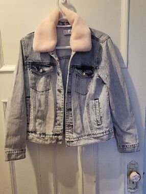 Light Wash Jean Jacket with Pink Faux Fur Collar